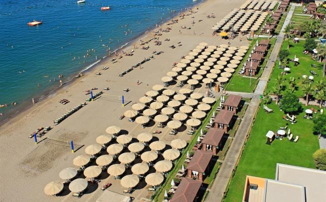 Пляж отеля Pine Beach Belek 5*