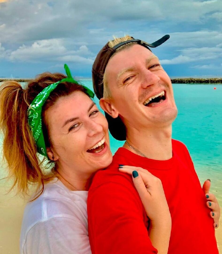 Александр Гудков с сестрой (фото: Instagram* / @gudokgudok)📷
