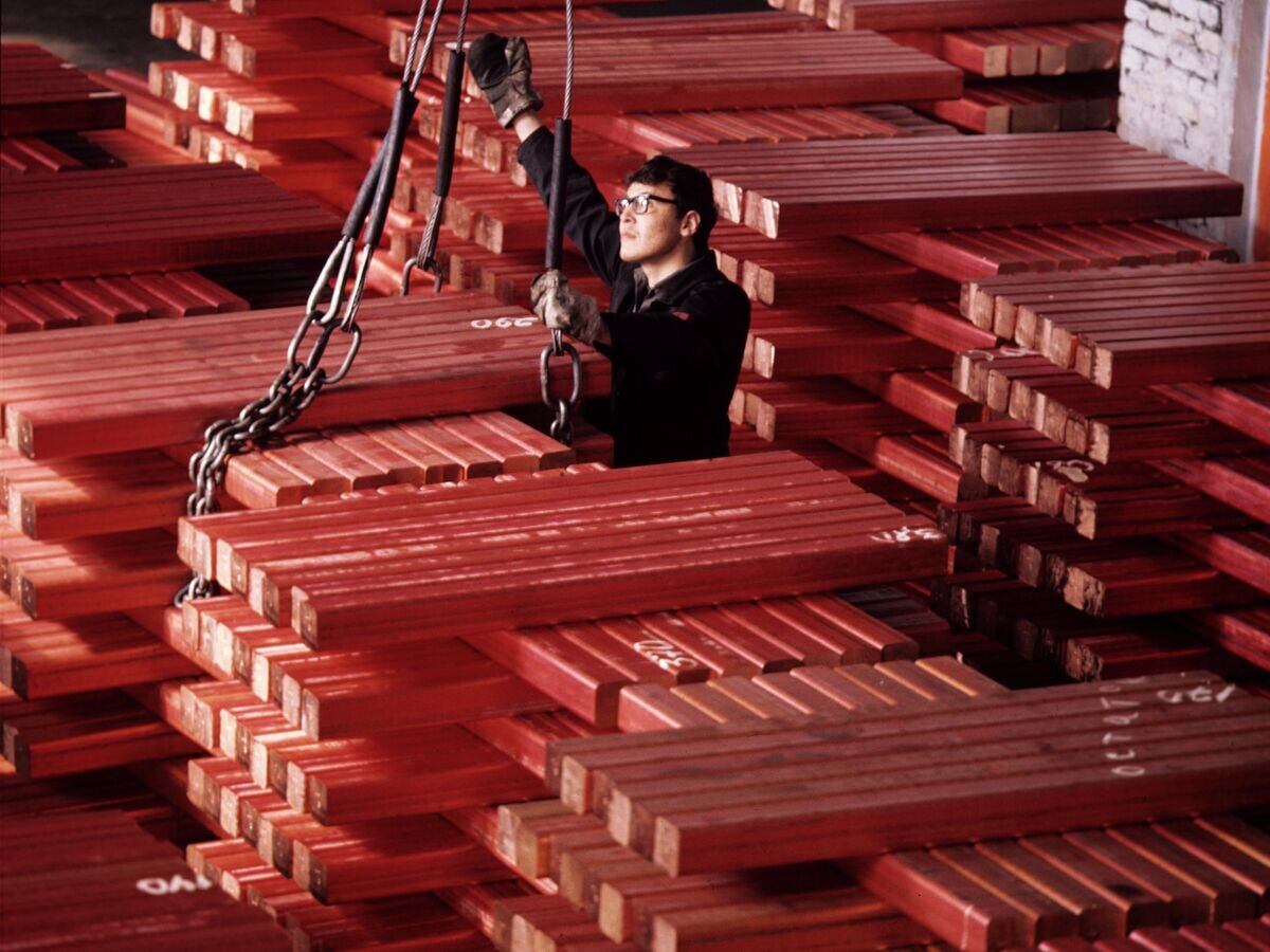    Производство меди. Архивное фото© РИА Новости . Виктор Чернов