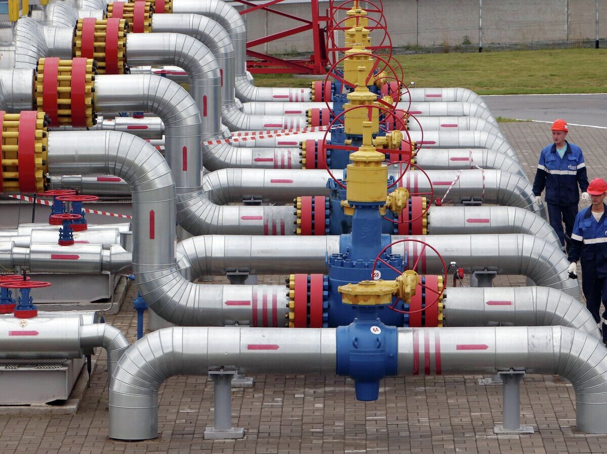    Рабочие на подземном хранилище газа© РИА Новости . Игорь Зарембо