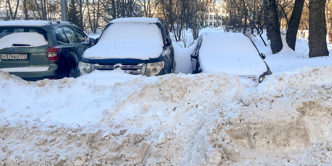 Как "чистят" снег в Москве через 5 дней после рекордного снегопада. 15 фото
