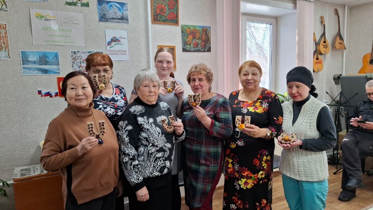 Первые изделия незрячих мастеров