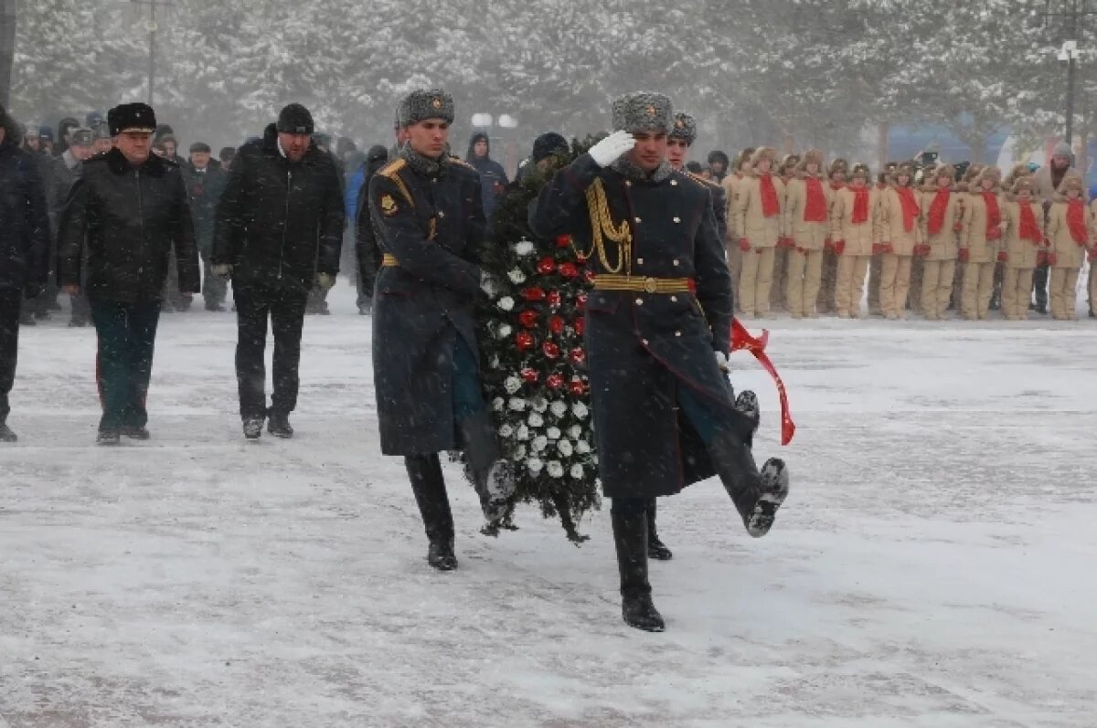    В Хабаровске почтили память защитников в День защитника Отечества