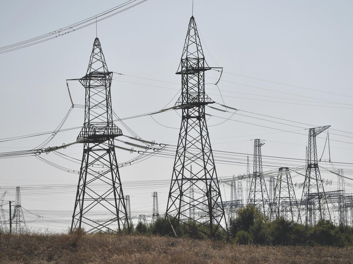    Линии электропередач в Запорожской области | © РИА Новости / Павел Лисицын