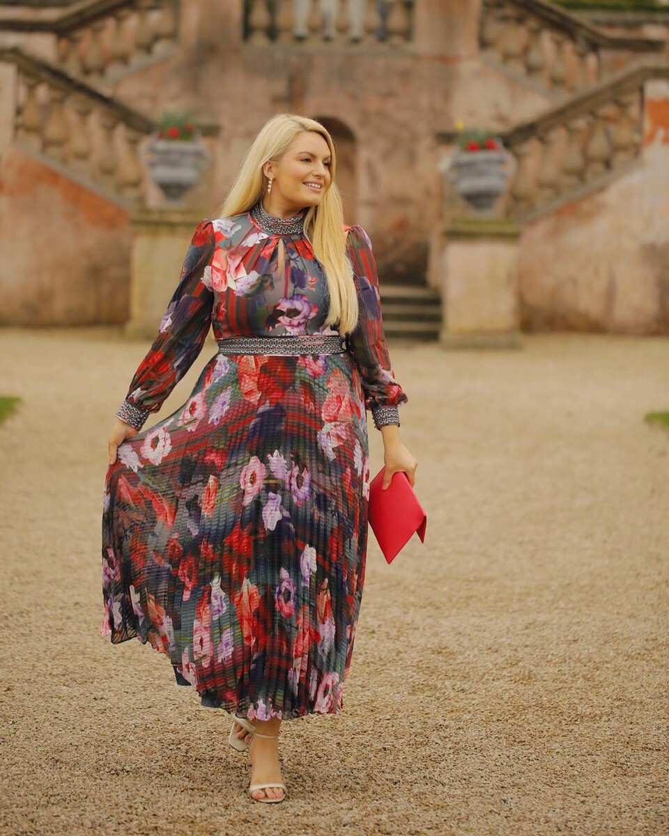 @stylemecurvy