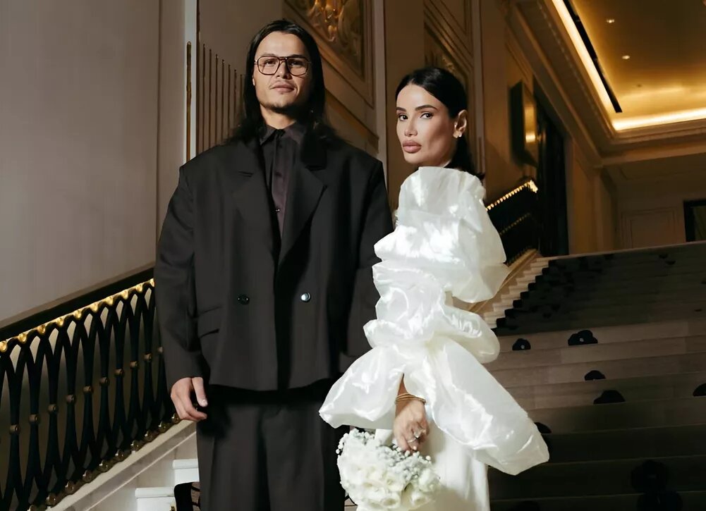    Айза-Лилуна Ай показала первые кадры со свадьбы в Джакарте