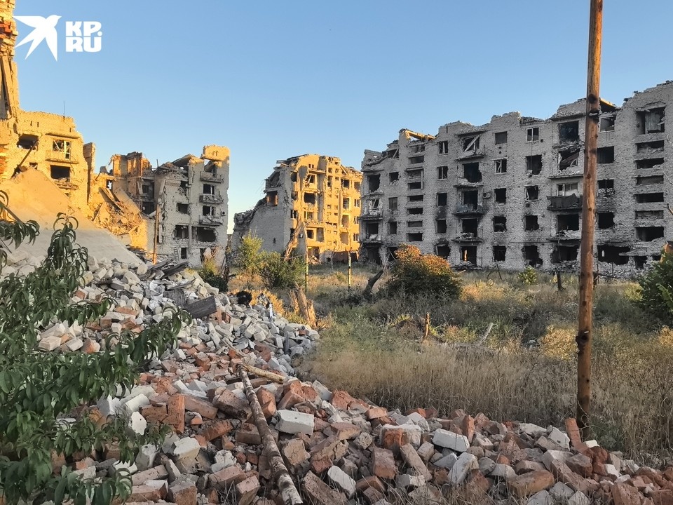    Разрушенные жилые дома Донецкой области Юлия АНДРИЕНКО