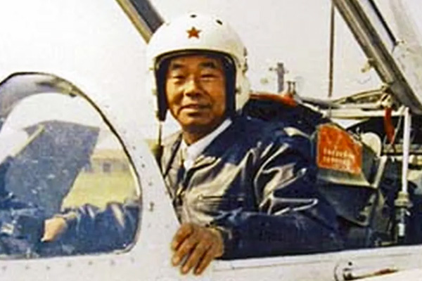 Китайский летчик. Фото в свободном доступе. 