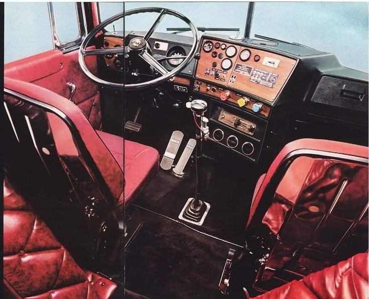 Кабина Mack Superliner. Источник фото: Pinterest.ru