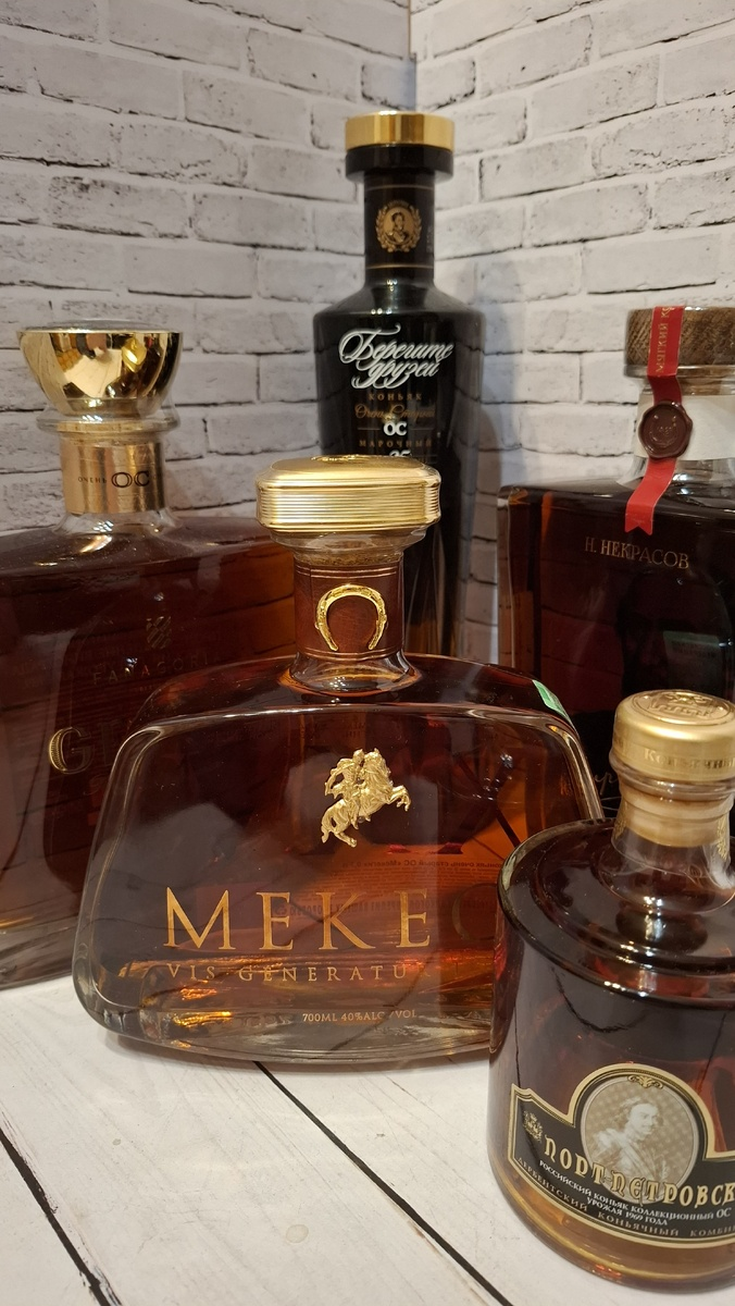 Российские очень старые коньяки Некрасов, Порт-Петровск, Берегите Друзей, Гранд Фанагории и Мекеги, 25 лет