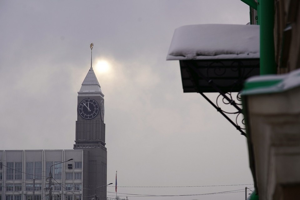    В честь праздника главные городские часы играют марш «Прощание славянки» ИВАНОВА Диана
