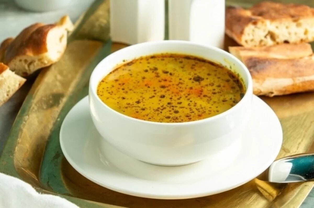    Нижегородский депутат встретил праздник за приготовлением обеда для бойцов