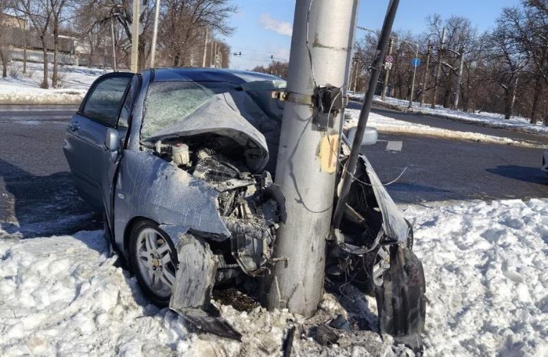 С разницей в секунду в Волжском и соседнем районе случились 2 аварии с пострадавшими
