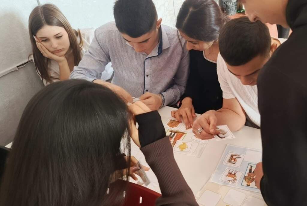 Листайте вправо, чтобы увидеть больше изображений