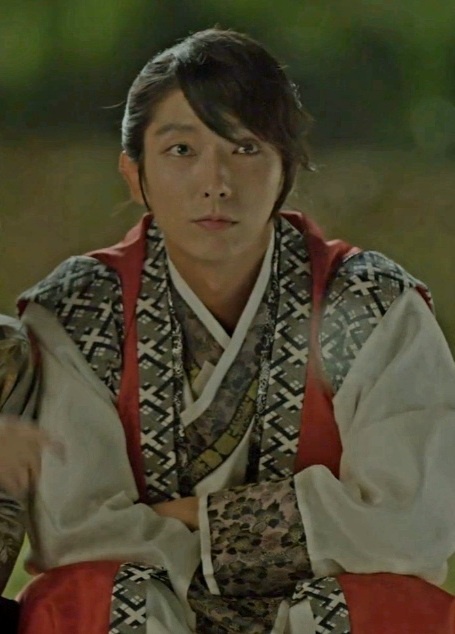 Цветной и немного глупый Со со всеми признаками влюблённости.