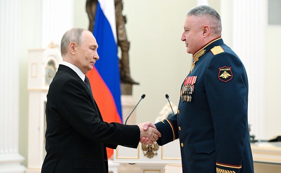 На церемонии вручения государственных наград. Звание Героя Российской Федерации присвоено генерал-лейтенанту Арутюну Дарбиняну. Фото: Кристина Соловьёва, РИА «Новости»