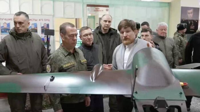 Обложка © MAX / Дмитрий Медведев