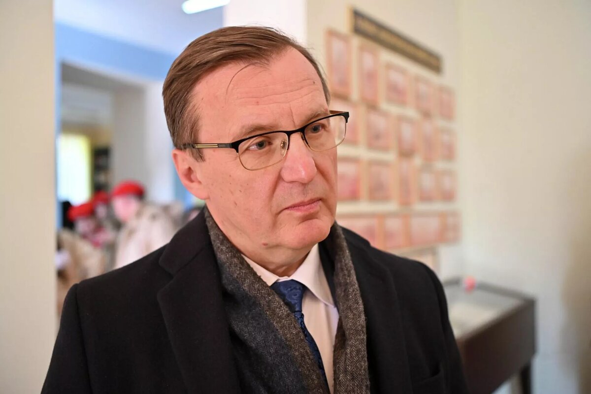 Генеральный консул РФ в Гюмри Игорь Титов на праздновании Дня защитника Отечества на территории 102-й военной базы ВС РФ (23 февраля 2026). Гюмри © Sputnik / Aram Nersesyan