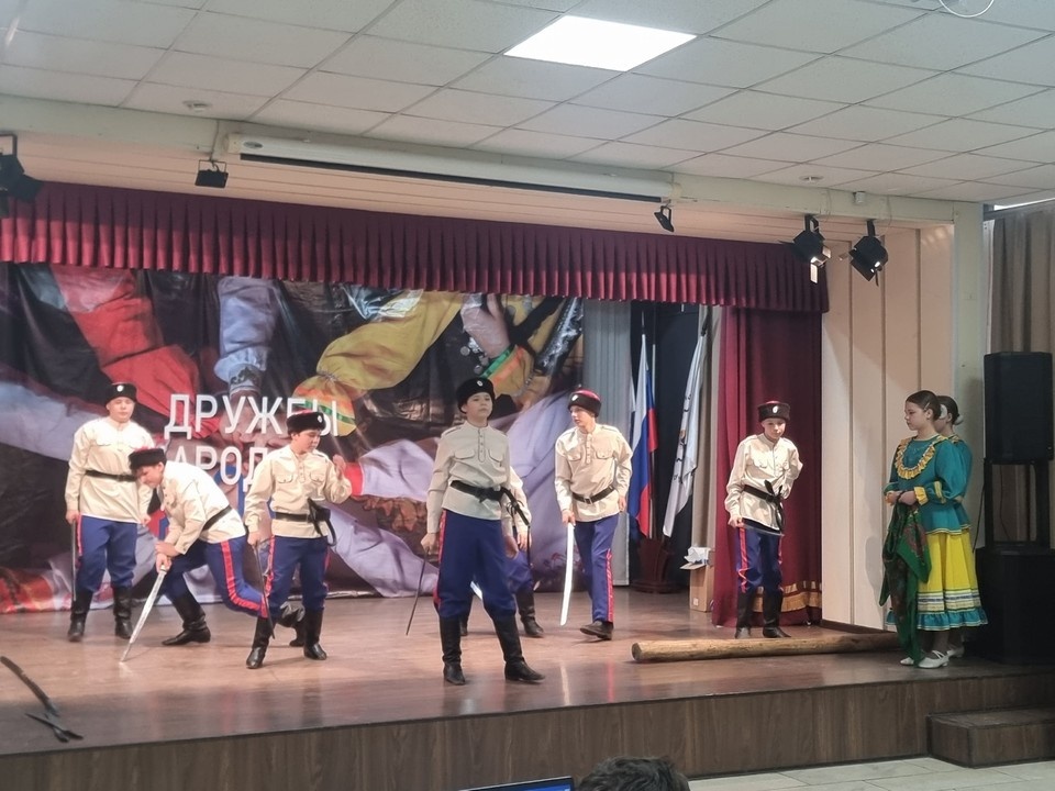    На сцене исполнили песни и танцы разных народов / Фото: Дом дружбы народов Самарской области