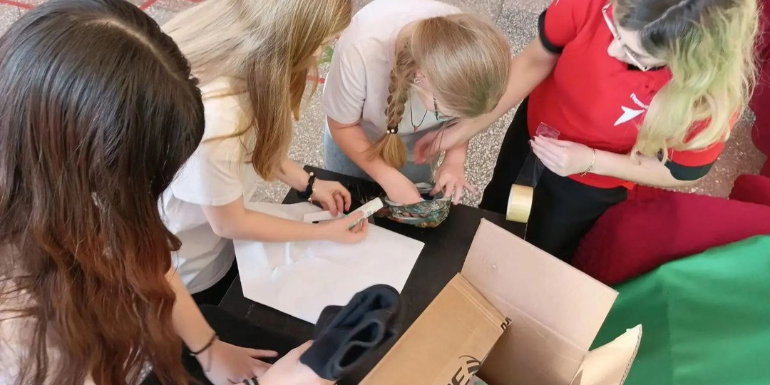 Активисты Движения Первых первичного отделения Дома культуры посёлка Звездный и Звездненской школы приняли участие в акции «Мы Вместе» и