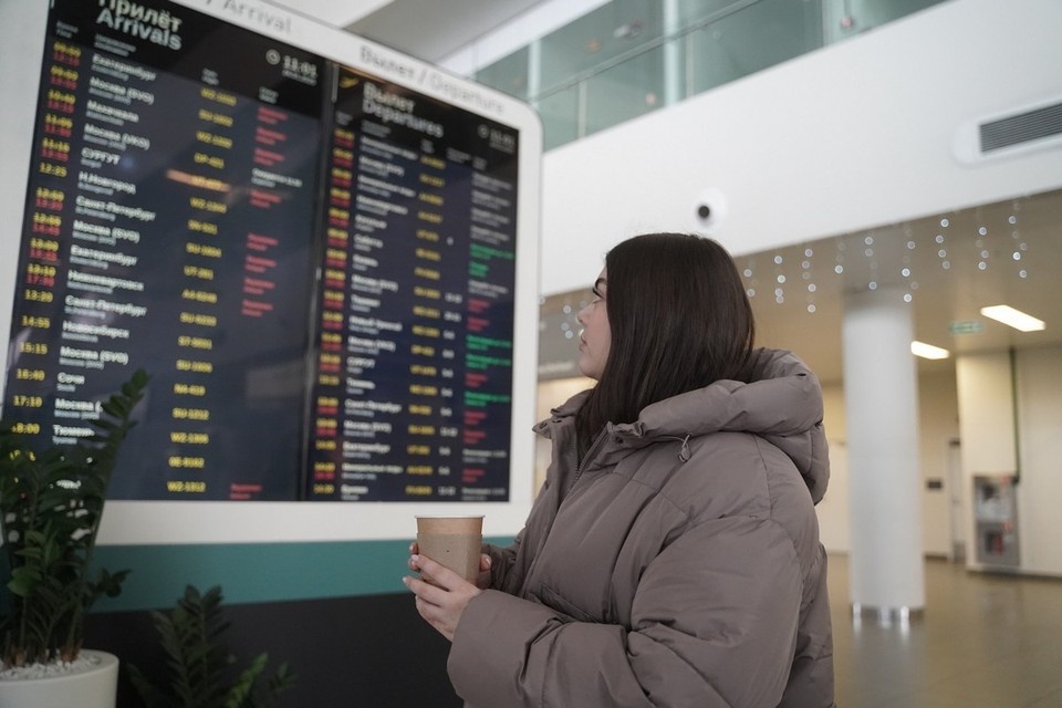    Рейс до Шаржди сначала дважды перенесли, а потом самолет перенаправили в другой аэропорт Светлана МАКОВЕЕВА