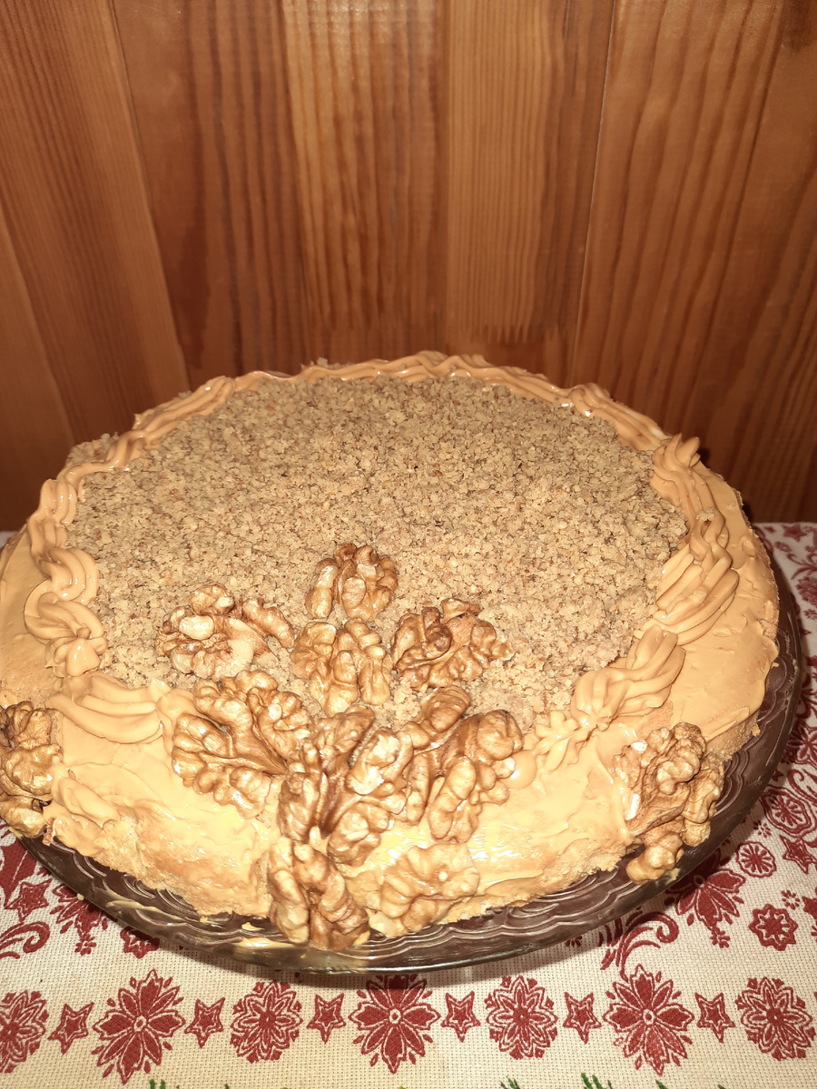 С грецким орехом