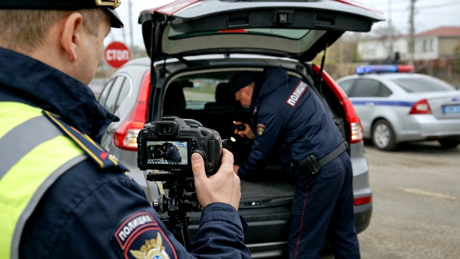 Инспектор ДПС полез в трусы пассажиру в -20°C: новые рейды ГИБДД и как вас могут развести на дорогах