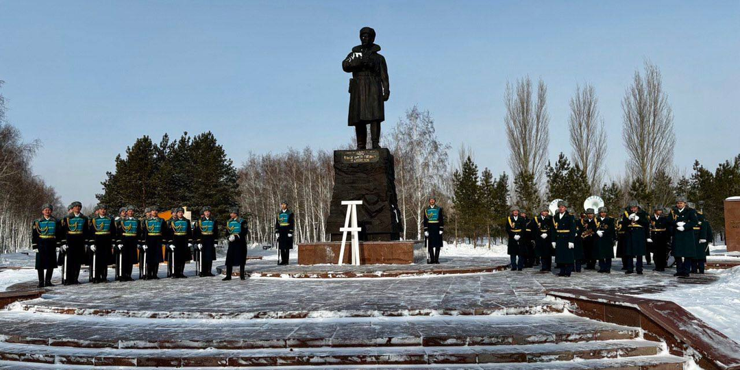 В Астане почтили память Ивана Панфилова в День защитника Отечества