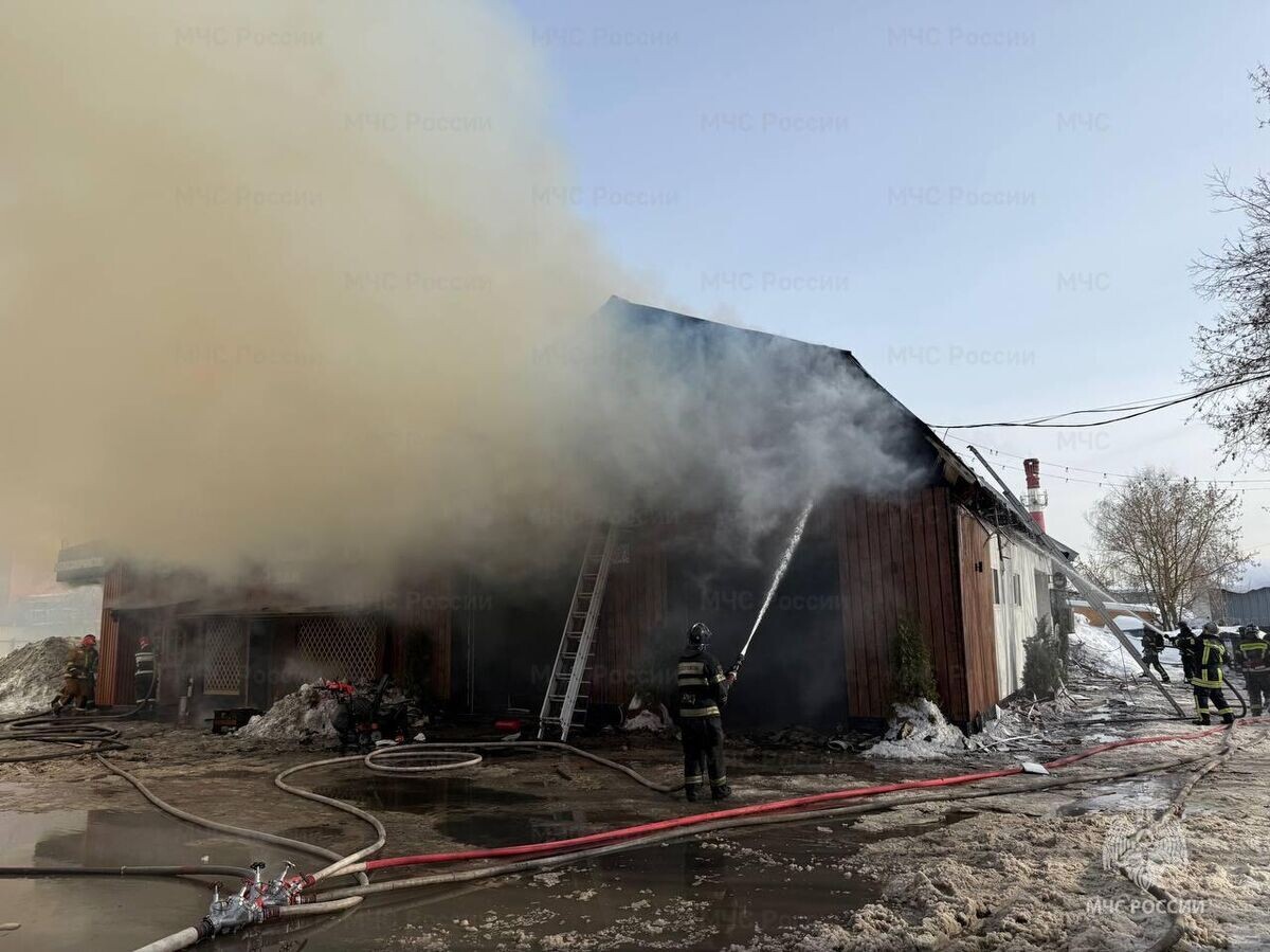    Пожар в здании автосервиса в Балашихе | © Фото : Главное управление МЧС России по Московской области
