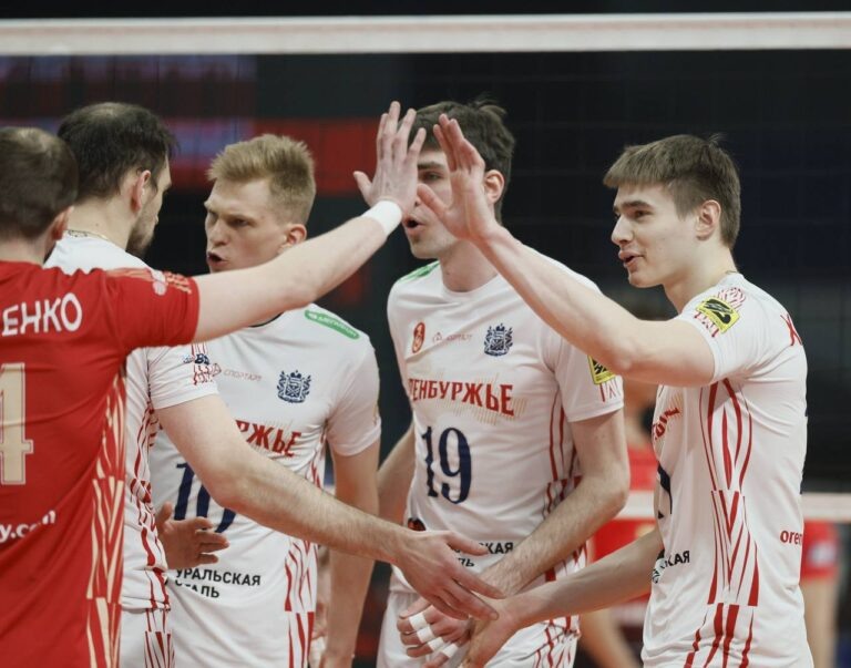    «Оренбуржье» уступило «Факел-Ямалу» Антон Пичурин