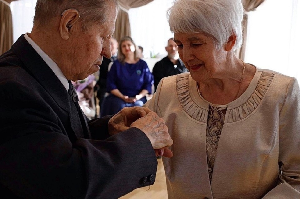    Супруги Давыдовы из Минусинска отметили железную свадьбу. Фото: Милена Лойко