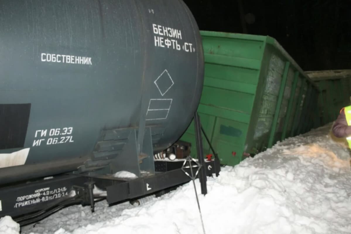   Сход вагонов товарного поезда