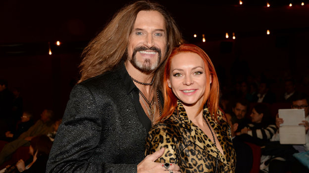 «Он бегал за мной с ножом, а я боялась за свою жизнь». Удивительная любовная история фигуристки и певца