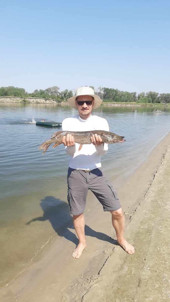 Отличный песочный пляж на Дону и рыбалка с плота