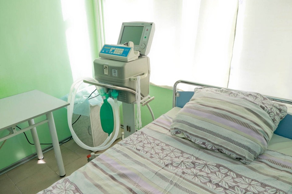    Находясь в состоянии сильного алкогольного опьянения, сельчанин не рассчитал свои силы, прилег прямо на заснеженную дорогу и мгновенно уснул Олег УКЛАДОВ