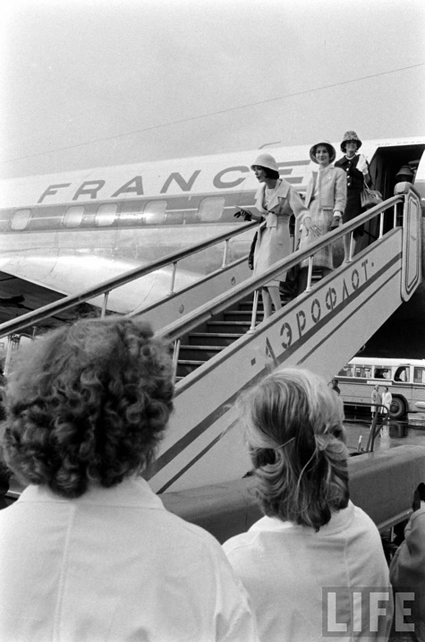 Самолёт Lockheed L-1049G Super Constellation авиакомпании Air France F-BHBE, на котором в Москву прилетели манекещицы дома Christian Dior. Аэропорт Внуково, 10 июня 1959 года. Фото: Говард Сочурек/журнал «Лайф» 
