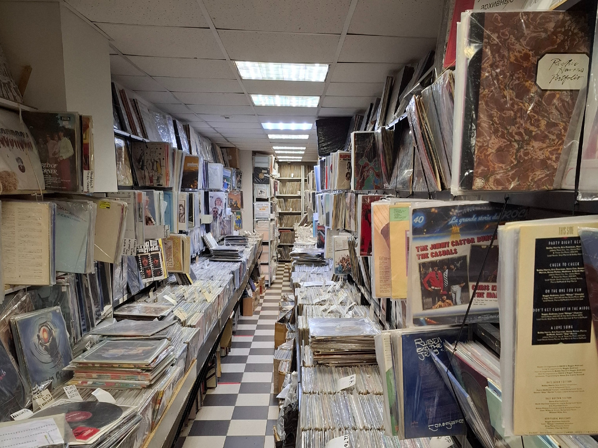 Магазин «Звуковой барьер» (Ленинский проспект, 70/11)