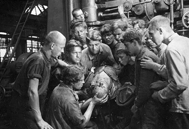 УСЛОВИЯ РАБОЧИХ В РОССИЙСКОЙ ИМПЕРИИ