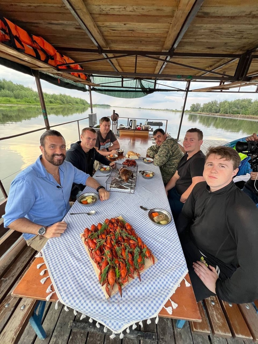 Мы уехали отдыхать на плоту