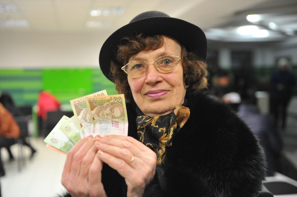    Нацбанк Украины выпустит 200 гривен с бандеровским лозунгом Виктор ГУСЕЙНОВ