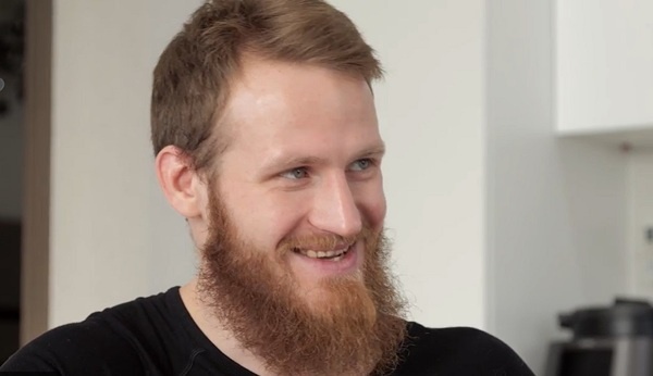    Приставы разыскивают имущество бывшего мужа Пелагеи - хоккеиста Телегина