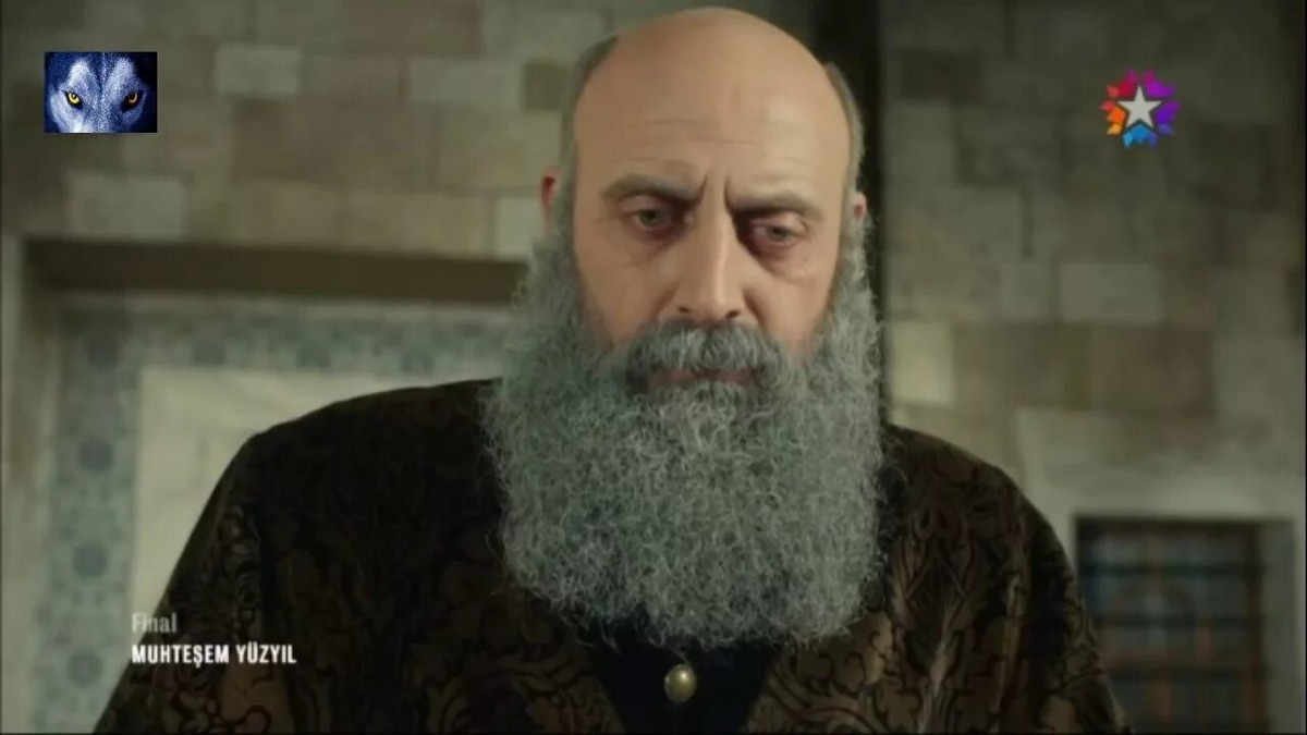 Два года прошло с тех пор, как его Хасеки, его законная жена...