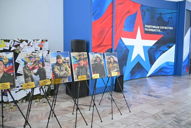 В Волгограде открылась выставка о героях СВО