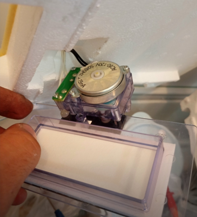 Фото заслонки, модуля управления холодильника.