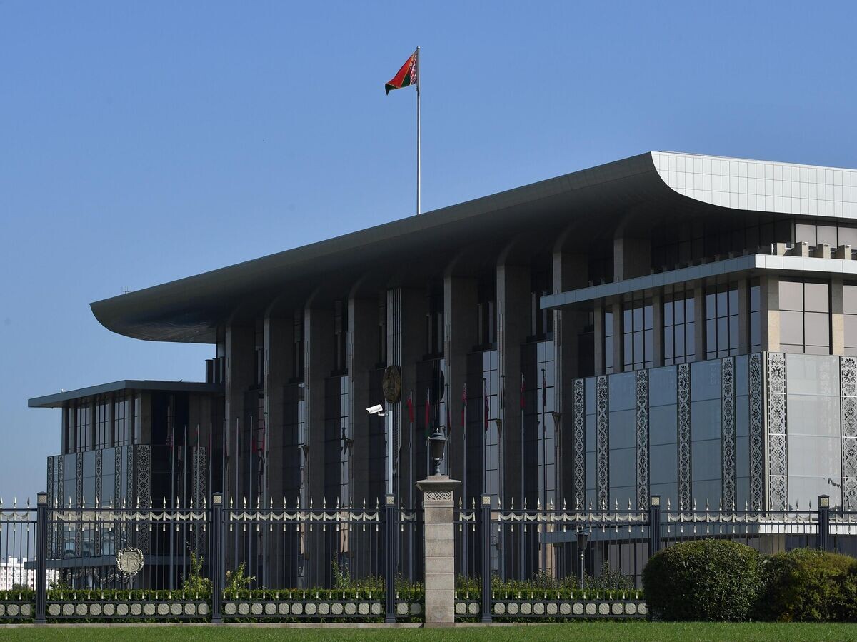    Дворец Независимости в Минске | © РИА Новости / Михаил Воскресенский