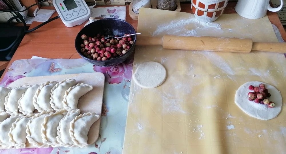 Лето, ягоды, вареники