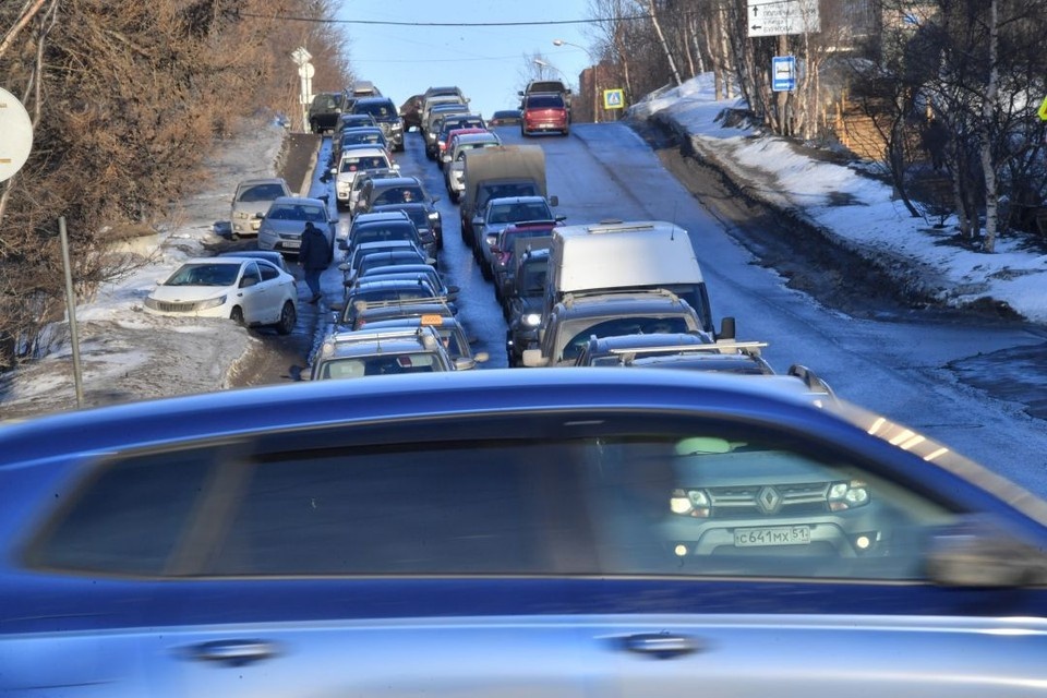    Из-за дорожных работ на трассе М-4 «Дон» образовалась пробка. Владимир ВЕЛЕНГУРИН