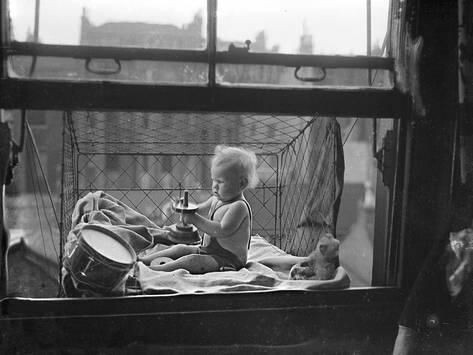 Детки в клетках. Почему в 1930 году детей помещали в настоящие клетки и чем это закончилось?