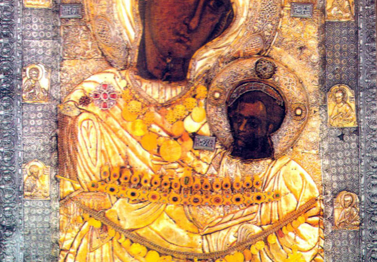 Какую молитву прочесть Божьей Матери 25 февраля: "Помози нам, немощным, утоли скорбь нашу, настави на путь правый нас"