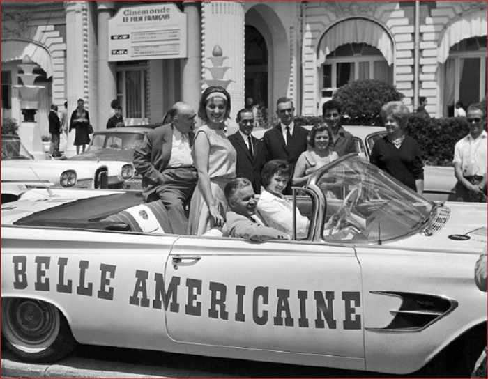 Лариса Лужина (сидит) и Инна Гулая (стоит). Канны, 1962 год.